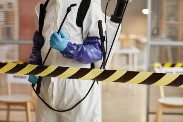 Professional Drug Lab Cleanup technician working in Straughn, IN